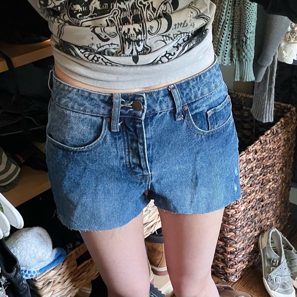 tilly’s rsq medium wash high rise button jean shorts